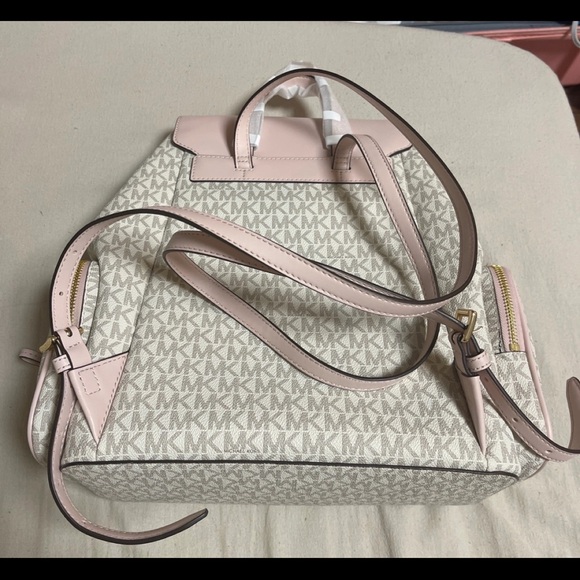 Michael Kors pink logo backpack - Picture 3 of 3